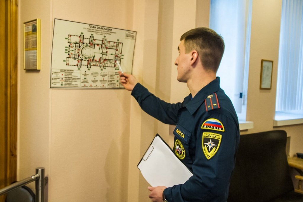 Проверка безопасности в театре Проверка безопасности в театре